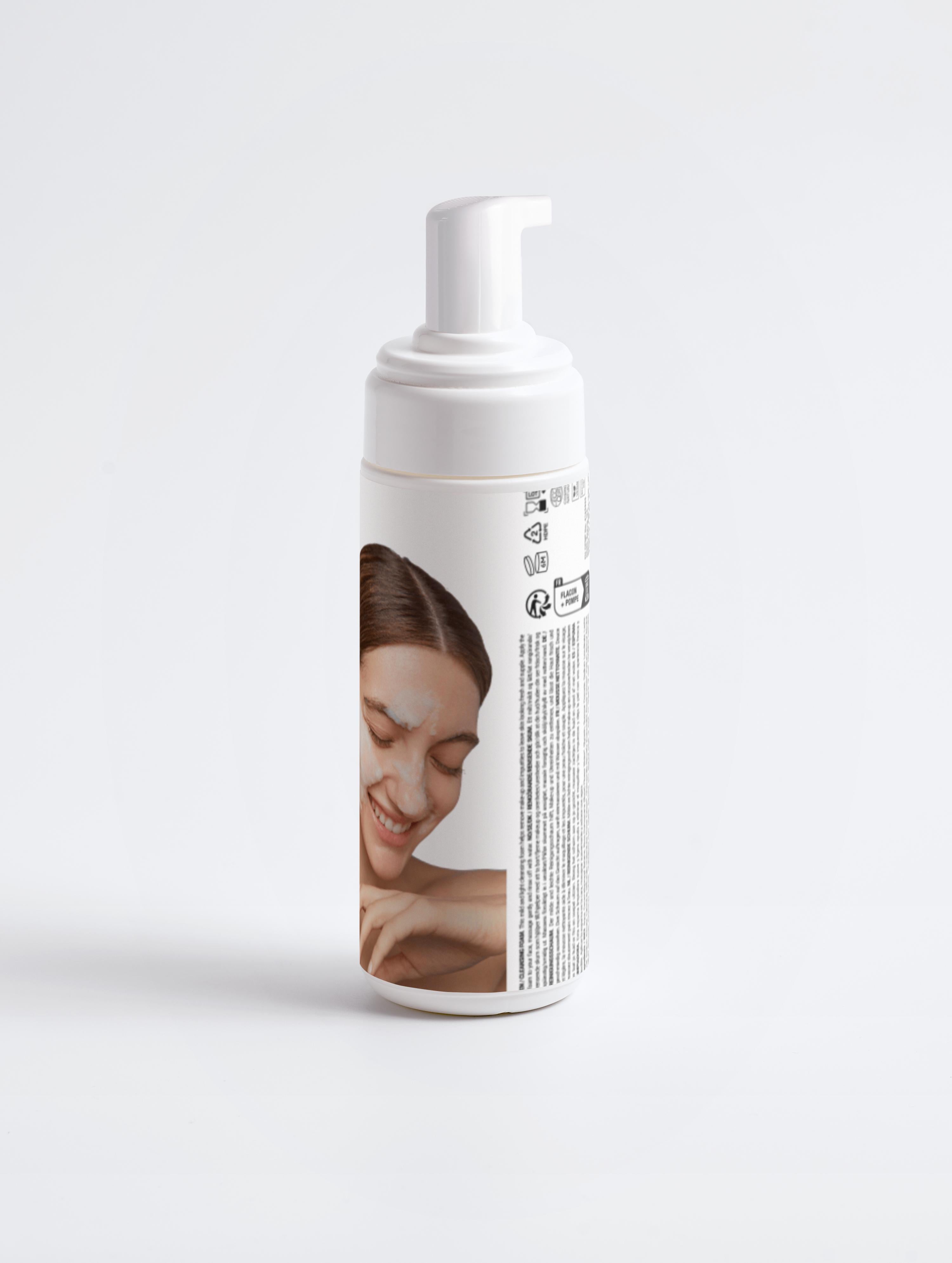 Gentle Cleansing Foam with Rose Water & Chamomile – Vegan & Natural Makeup Removal – COSMOS NATURAL Certified, Made in Europe by Verelé, 150 ml / 5.07 fl oz - Verele